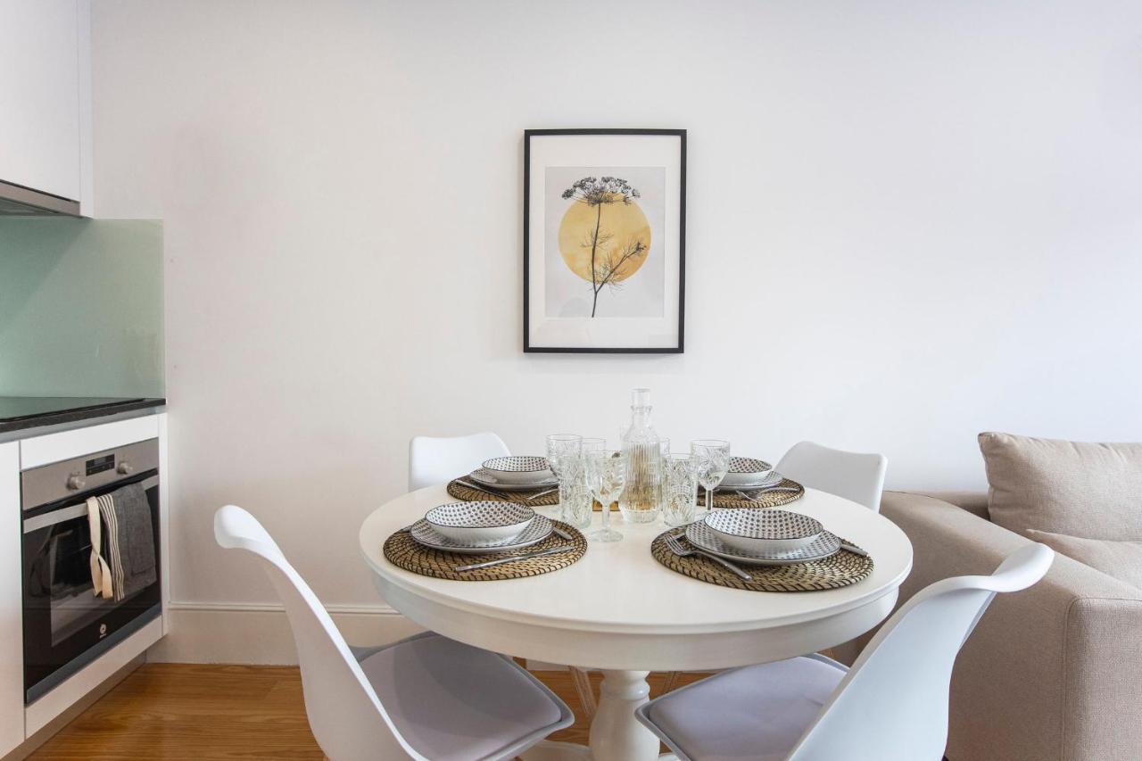City Center 2Br Flat W/ Ac By Lovelystay Порто Екстериор снимка