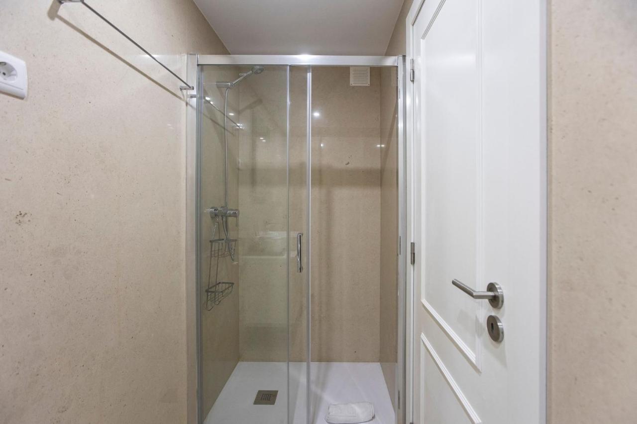 City Center 2Br Flat W/ Ac By Lovelystay Порто Екстериор снимка