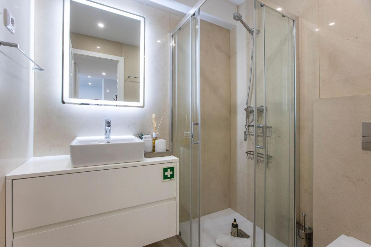 City Center 2Br Flat W/ Ac By Lovelystay Порто Екстериор снимка