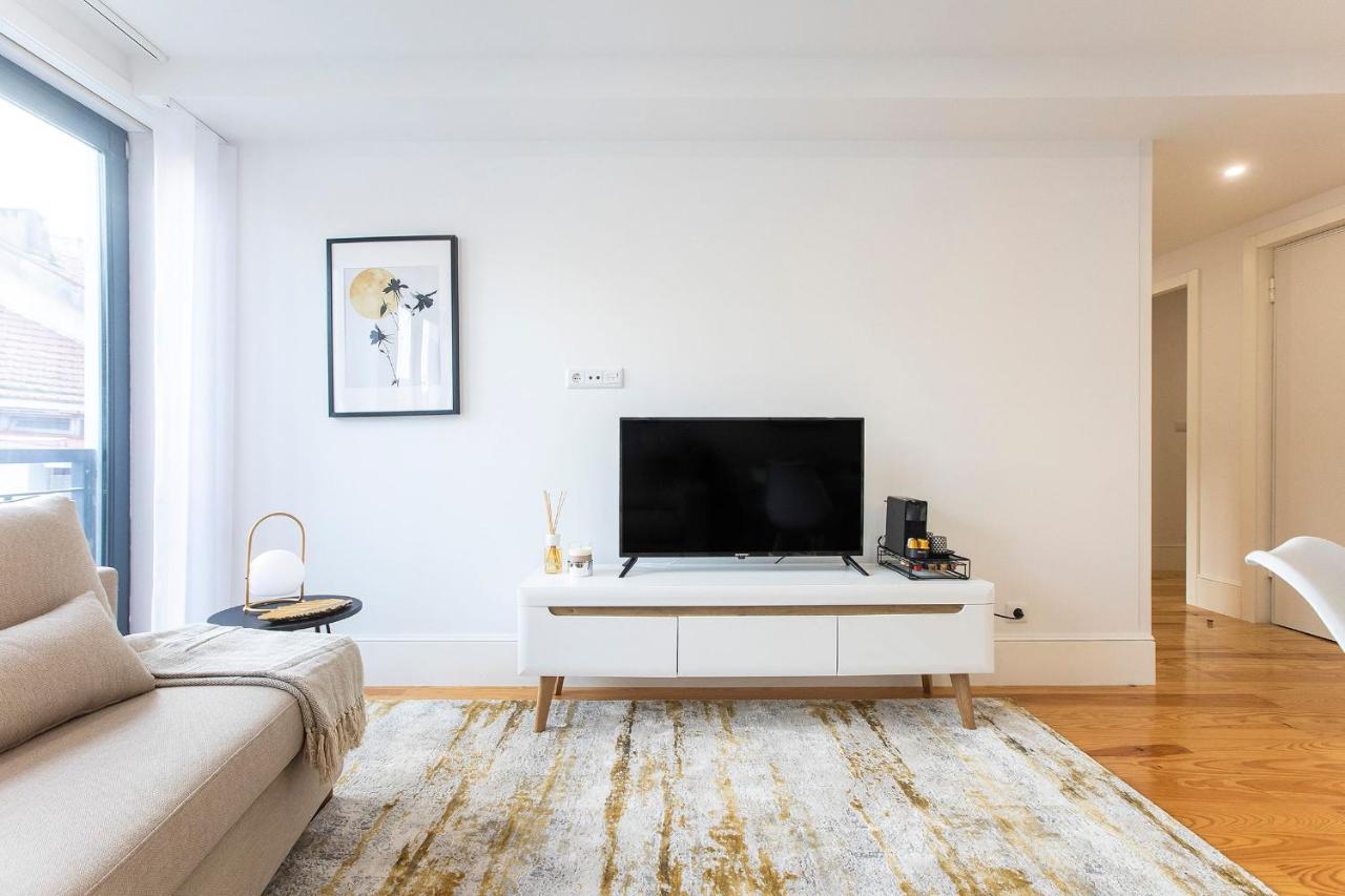 City Center 2Br Flat W/ Ac By Lovelystay Порто Екстериор снимка
